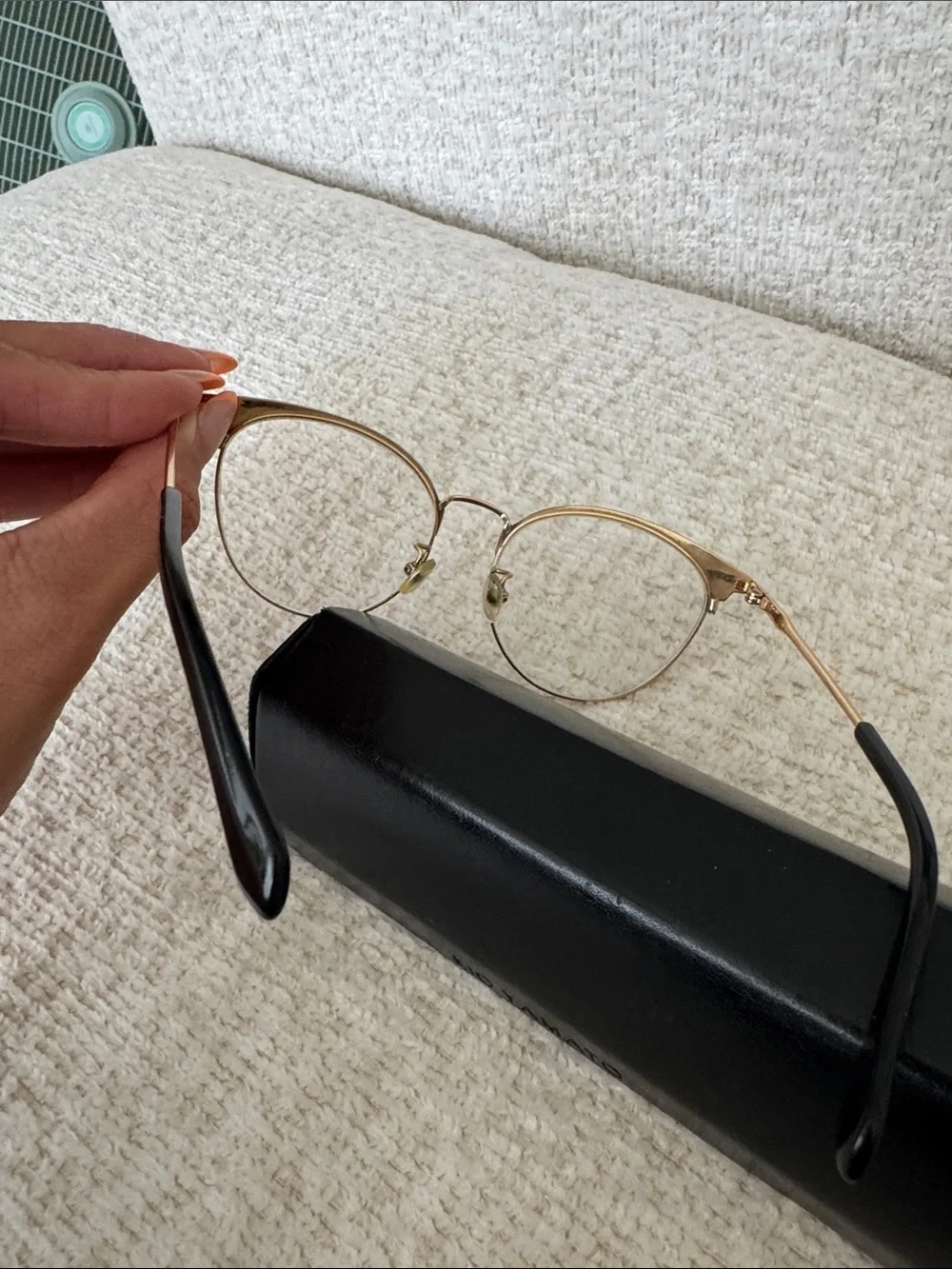 Kio Yamato Women's Gold & Black Round Metal Frame Eyeglasses
